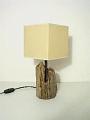 lampe en bois flotte et tige en metal rouille 2