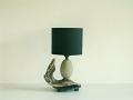 34 - Lampe en bois flotté et galet