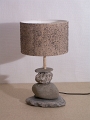 15 - Lampe à poser en galets naturels