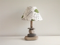 16 - Lampe à poser en galets naturels