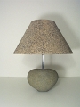 23 - Lampe à poser en galet naturel