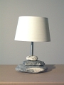 29 - Lampe à poser en galets naturels