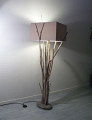 4 - Luminaire, lampe sur pieds en bois flottés