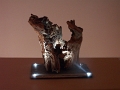 9 - Schéat - Sculpture lumineuse led, bois sur ardoise