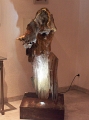 1 - Bienveillance, sculpture en bois flotté sur son socle en tôle rouilltée